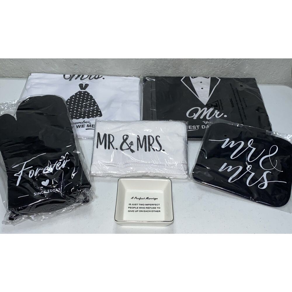Mr & Mrs‎ Couples Bridal Wedding Shower Gift Aprons Towels Oven Mitts Dish Set